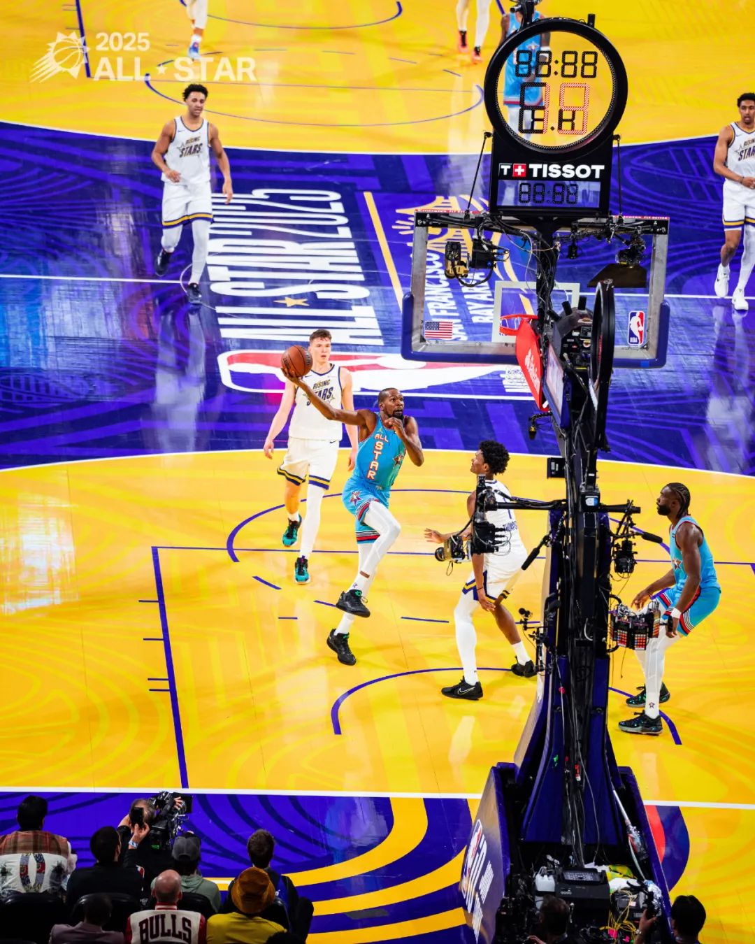 星空-科维托娃与30激战尤文图斯分钟，大比分获胜胜负难料！，詹姆斯焦点对战比赛高潮迭起的简单介绍-星空