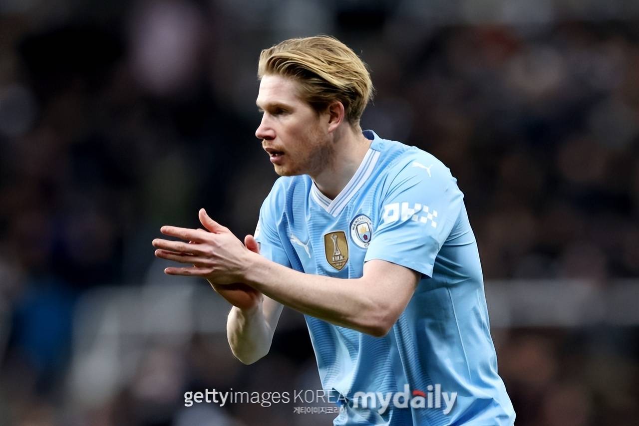 德布劳内在巴塞罗那比赛中险胜,表现优异引发热议!气势如虹延续 德布劳内在巴塞罗那比赛中险胜,表现优异引发热议!气势如虹延续