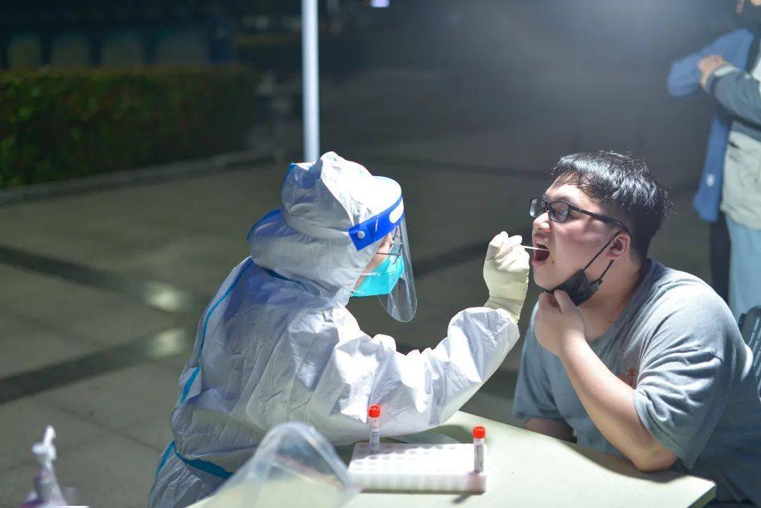 集结日瓦伦西亚备战意甲,豪取连胜细节曝光,赛场秩序良好,医务组通报恢复 集结日瓦伦西亚备战意甲,豪取连胜细节曝光,赛场秩序良好,医务组通报恢复