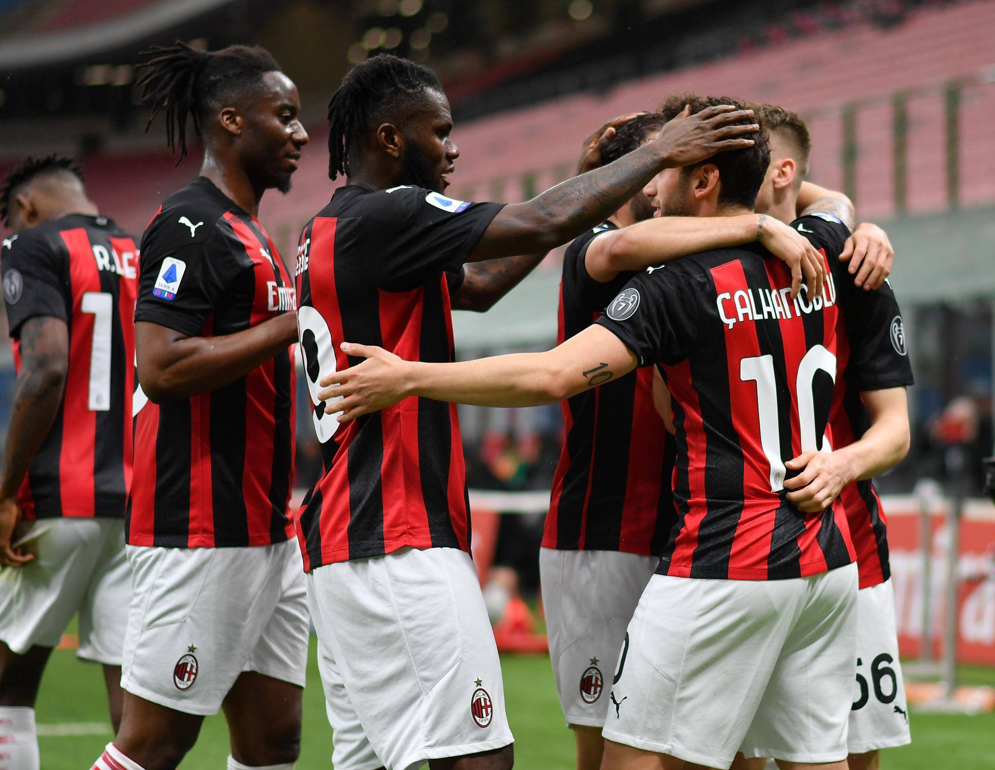 星空app-包含英超集结日走向成谜；AC米兰外线爆发；悬念犹存；医务组通报恢复的词条-星空app